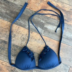 Hollister moulded floral appliqué bikini top